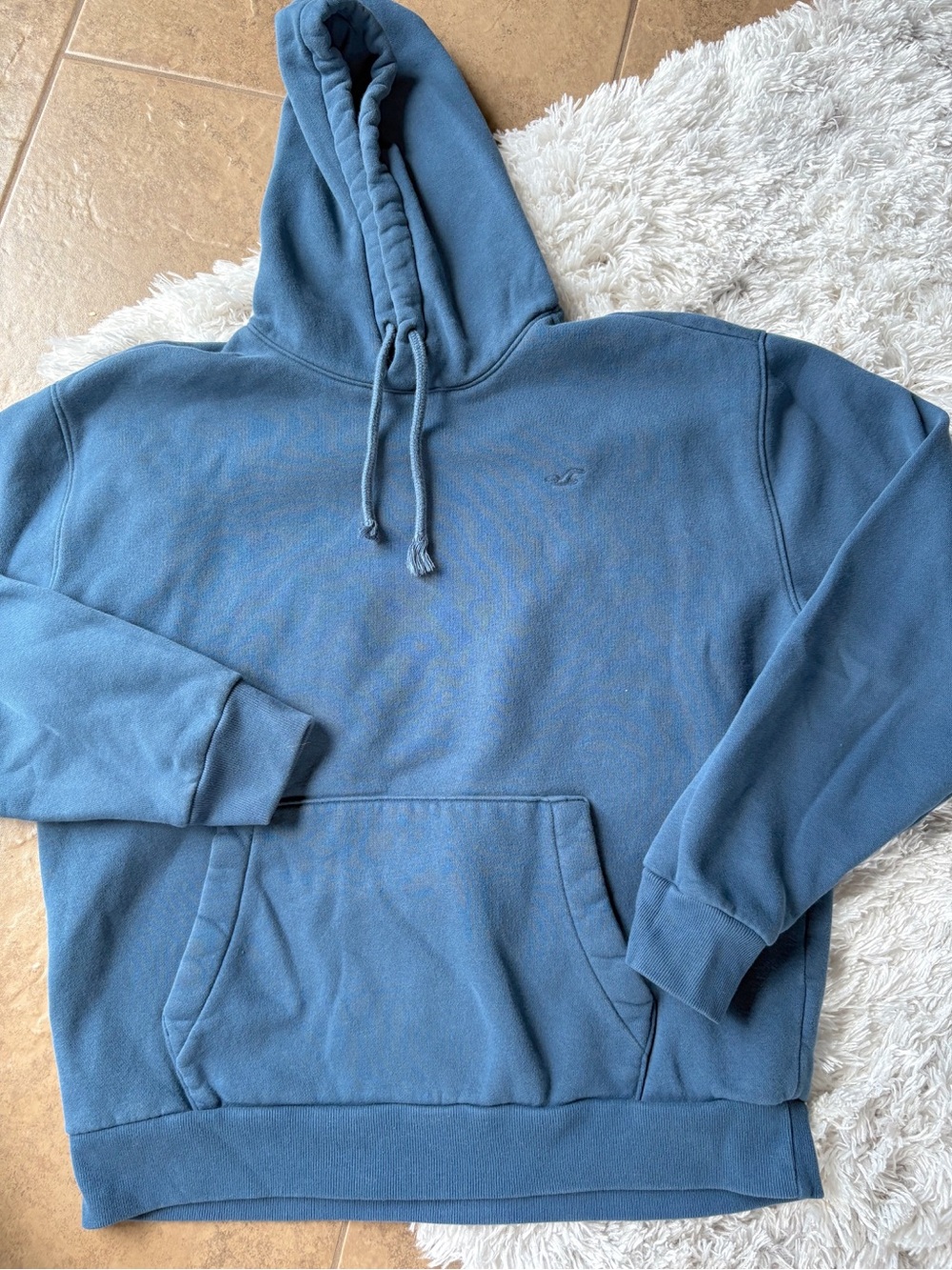 Hollister Men's Blue Hooded Sweatshirt • Size L